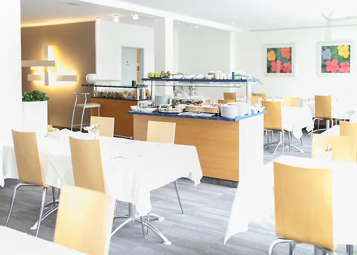 מלון Ambiente 3*